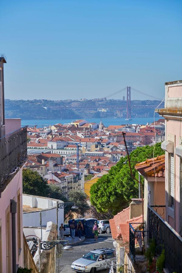 Aesthetic Riverview Apartment In Historical Lisboa Extérieur photo