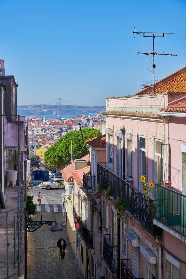 Aesthetic Riverview Apartment In Historical Lisboa Extérieur photo